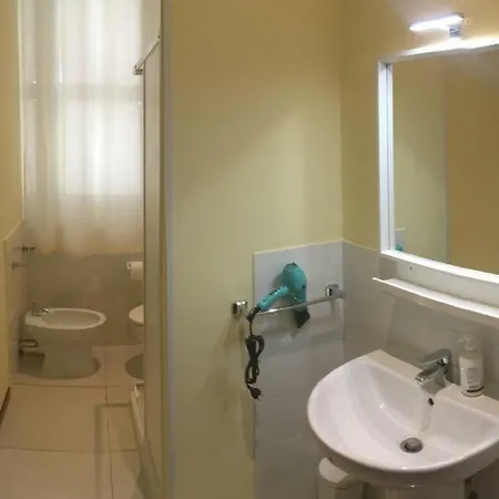 فندق Piramide ريجّو إيميليا